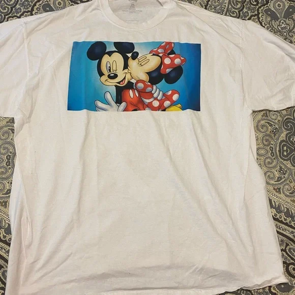 Disney Mickey and Minnie Mouse T-Shirt - Picture 2 of 2